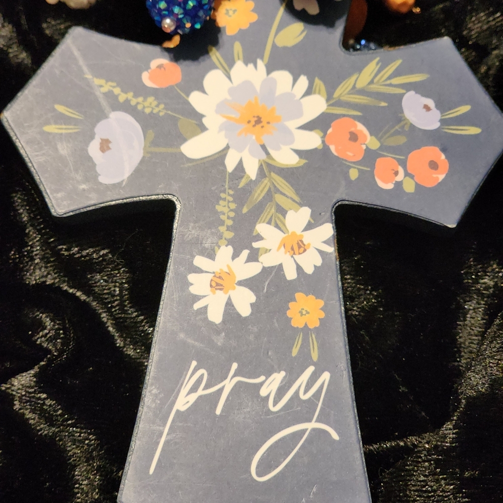 Floral Pray Charm